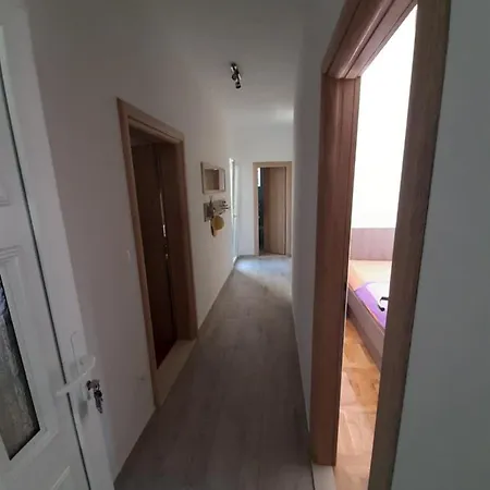 Luce Апартаменти Макарська