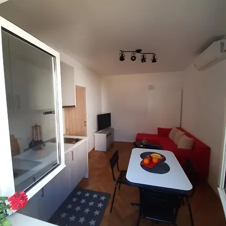 Luce Daire Makarska
