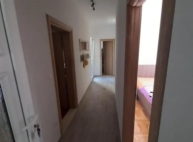 Luce Lejlighed Makarska